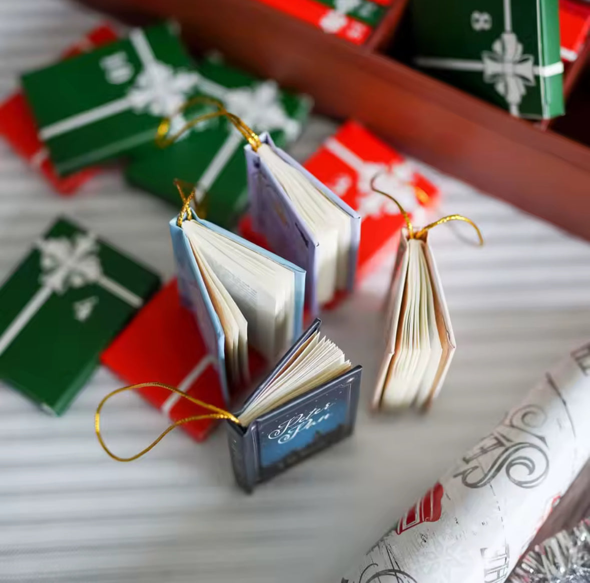 Mini Bücher Ornament Anhänger Adventskalender