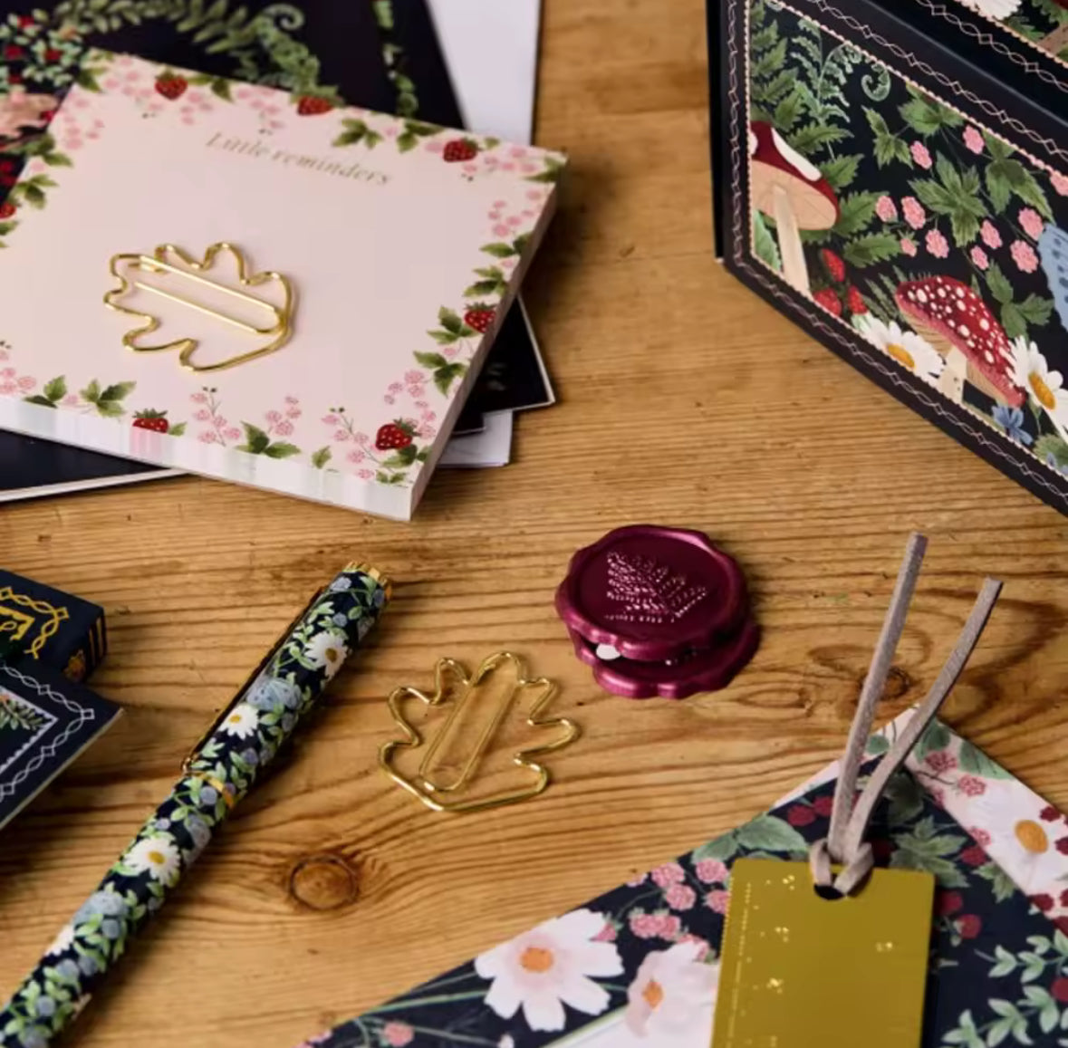 Bücherwurm Schreibutensilien Adventskalender